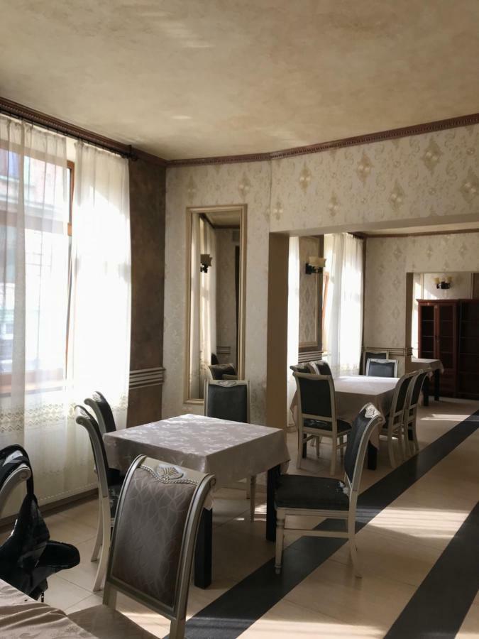Hotel Cosmin Arad Buitenkant foto
